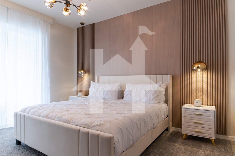 Vacation Home Near Disney, 5 bedrooms