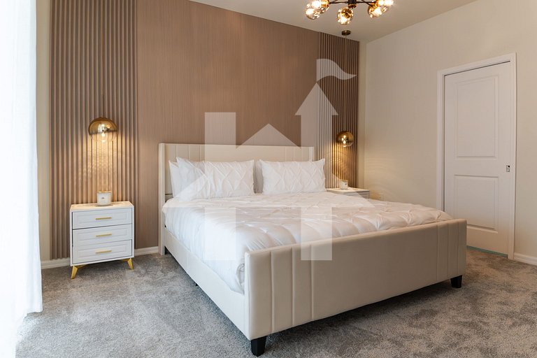 Vacation Home Near Disney, 5 bedrooms