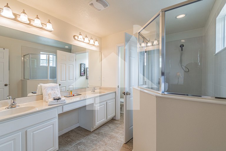 Vacation Home Near Disney, 4 bedrooms