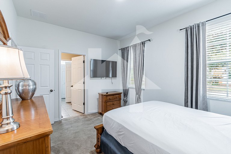 Vacation Home Near Disney, 4 bedrooms