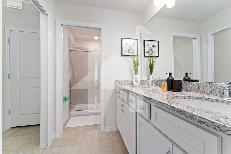 Themed 5BR Home w/ Pool · Windsor Island Resort