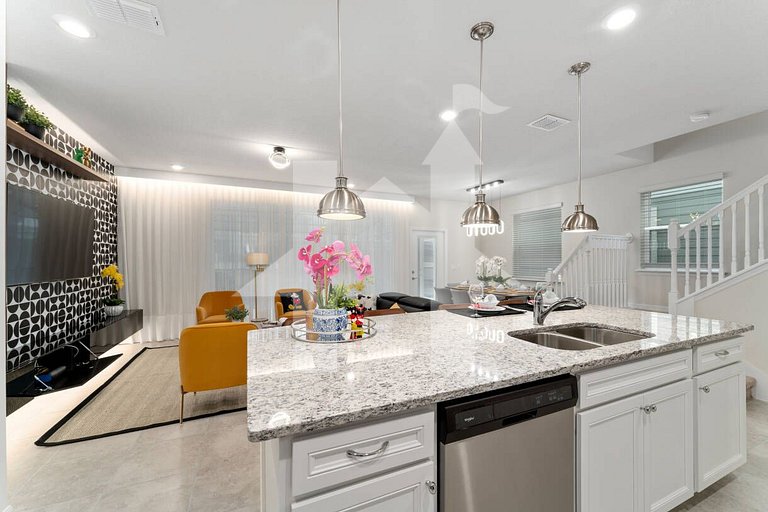 Themed 5BR Home w/ Pool · Windsor Island Resort