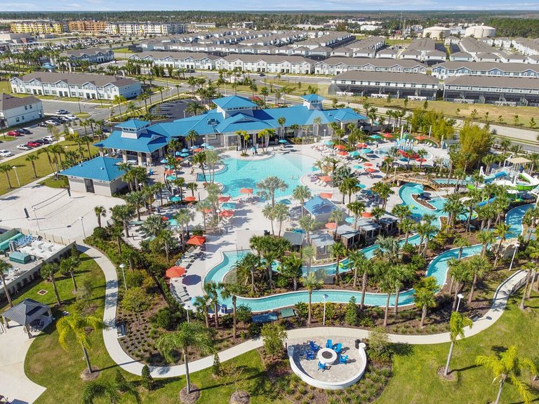 Themed 5BR Home w/ Pool · Windsor Island Resort