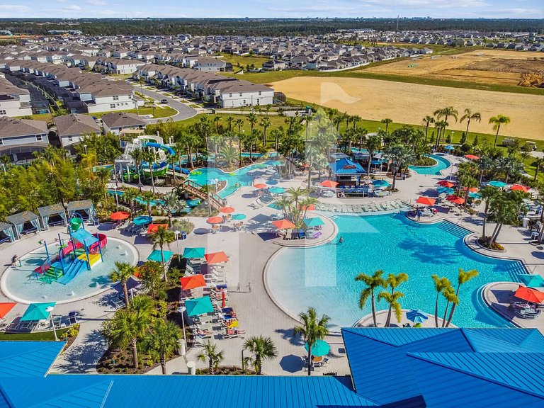 Themed 5BR Home w/ Pool · Windsor Island Resort