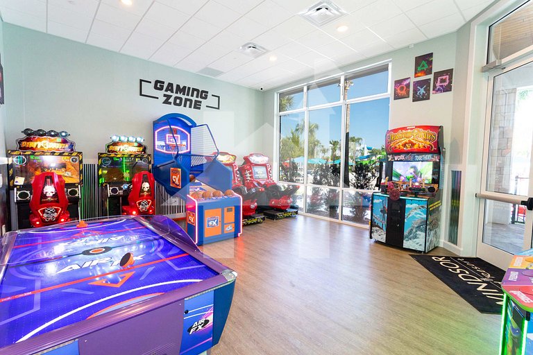 Themed 5BR Home w/ Pool · Windsor Island Resort