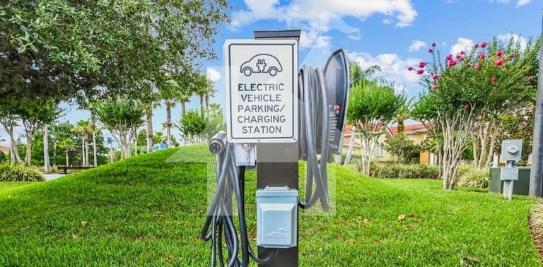 Modern 4BR Villa w/ Pool at Terra Verde Resort