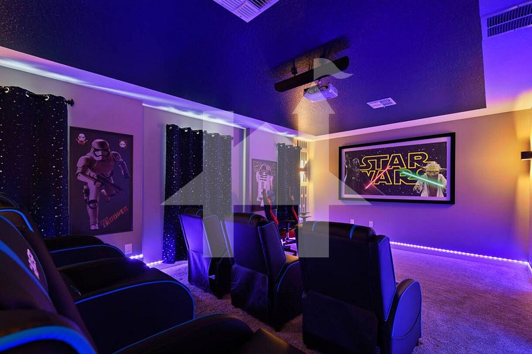 Vacation Home Near Disney, 9 bedrooms