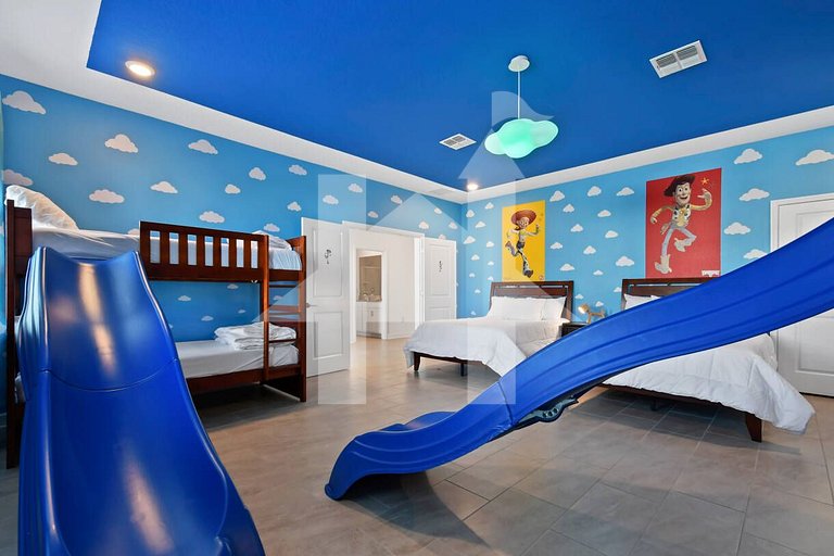 Vacation Home Near Disney, 9 bedrooms