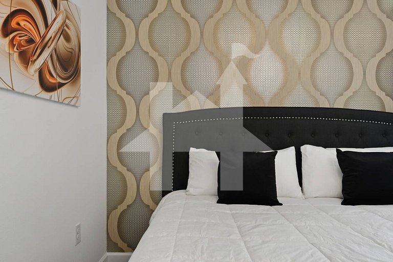 Vacation Home Near Disney, 9 bedrooms