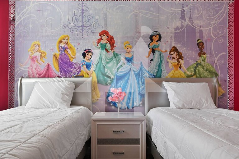 Vacation Home Near Disney, 9 bedrooms