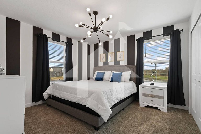 Vacation Home Near Disney, 9 bedrooms