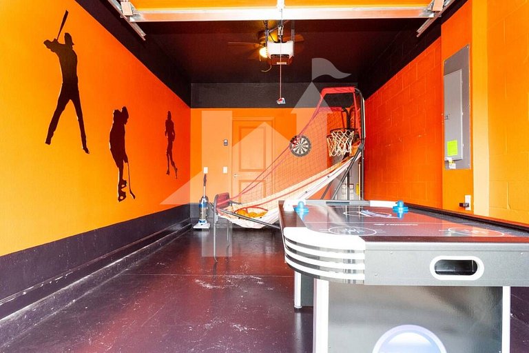 Vacation Home Near Disney, 6 bedrooms