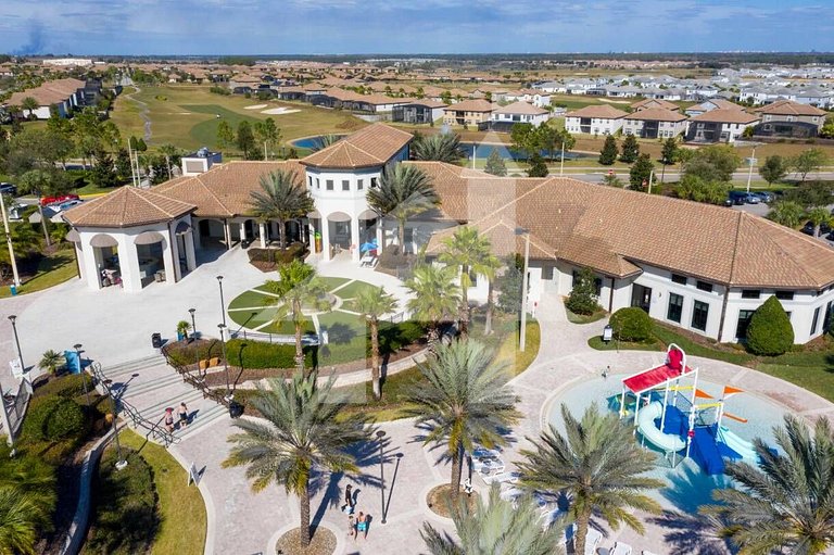 Vacation Home Near Disney, 6 bedrooms