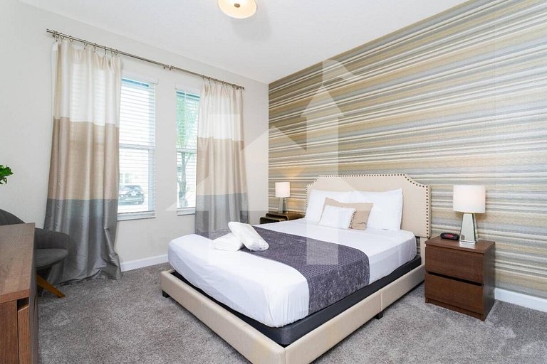 Vacation Home Near Disney, 6 bedrooms