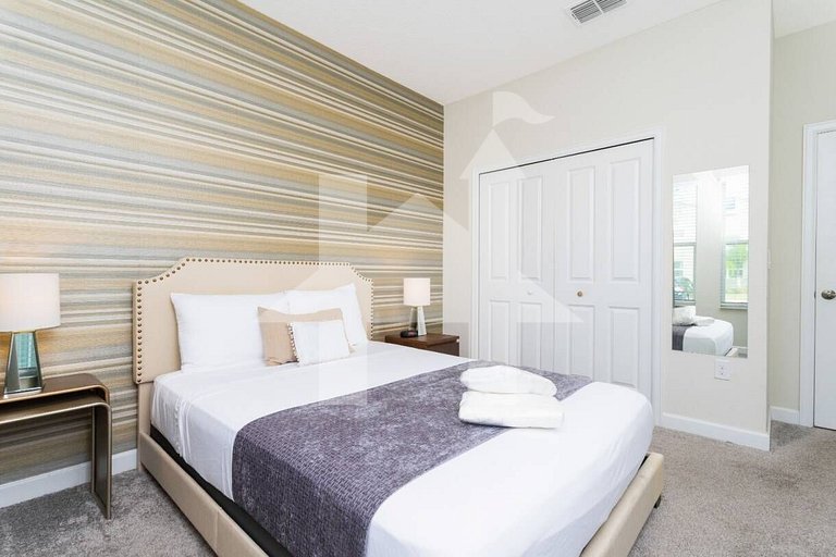 Vacation Home Near Disney, 6 bedrooms