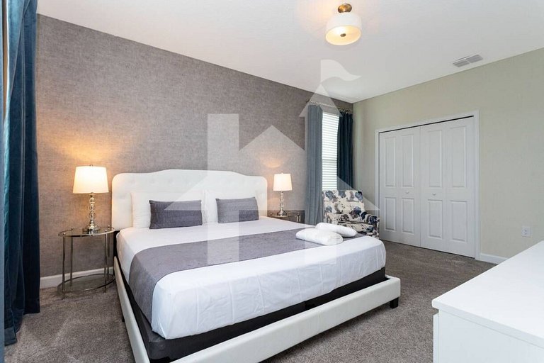 Vacation Home Near Disney, 6 bedrooms