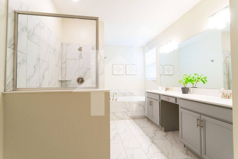 Vacation Home Near Disney, 6 bedrooms