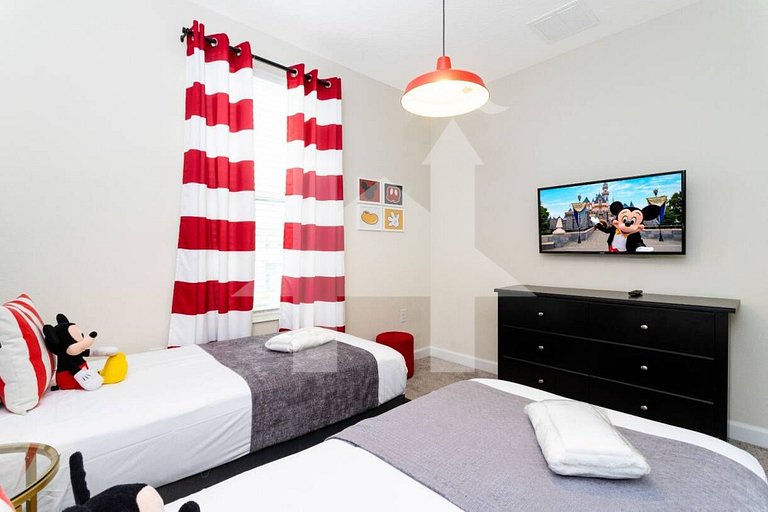 Vacation Home Near Disney, 6 bedrooms