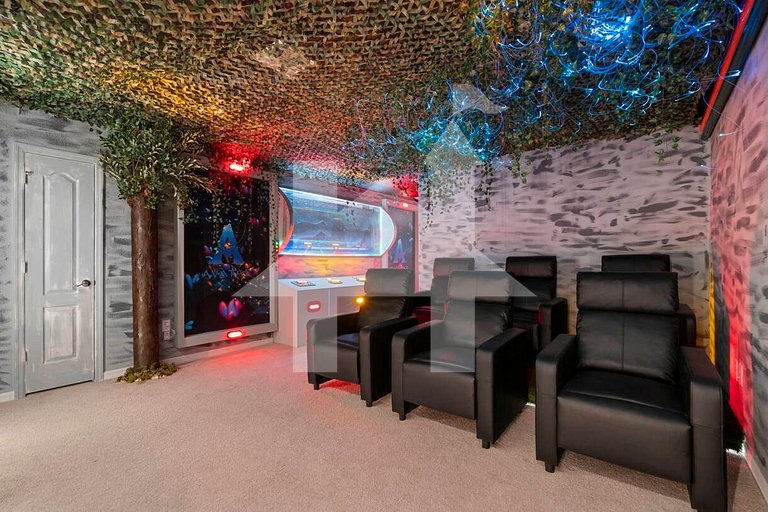 Vacation Home Near Disney, 8 bedrooms