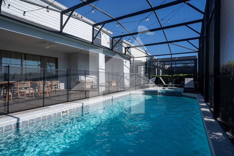 Vacation Home Near Disney, 8 bedrooms