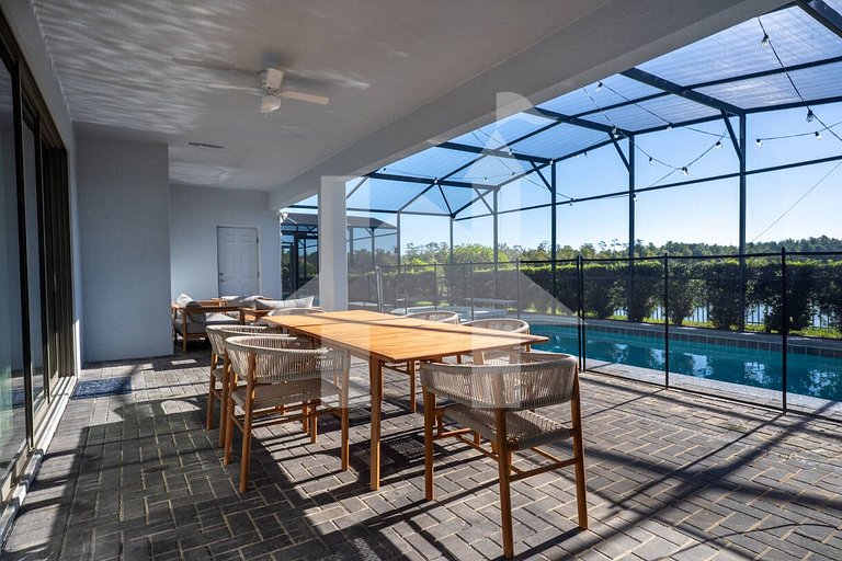 Vacation Home Near Disney, 8 bedrooms