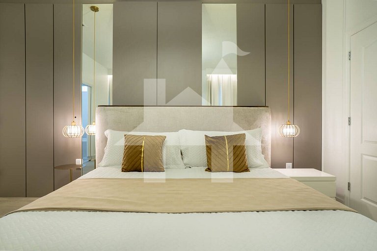 Vacation Home Near Disney, 8 bedrooms