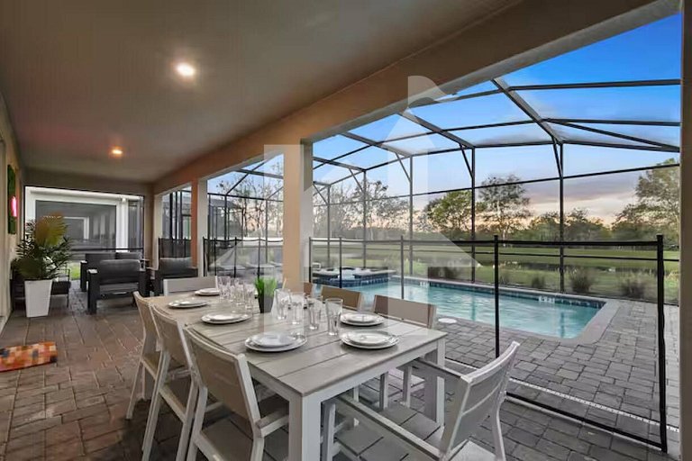 Vacation Home Near Disney, 9 bedrooms