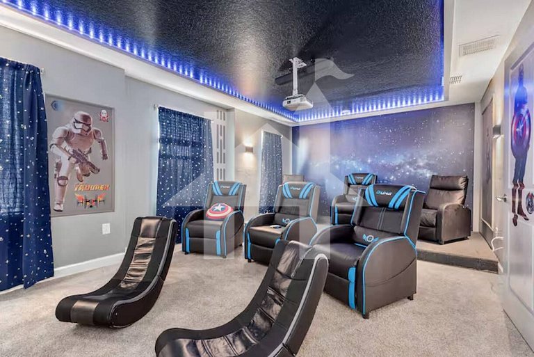 Vacation Home Near Disney, 9 bedrooms