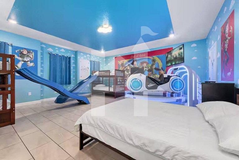 Vacation Home Near Disney, 9 bedrooms