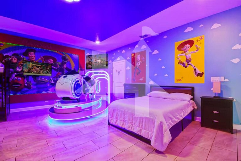 Vacation Home Near Disney, 9 bedrooms