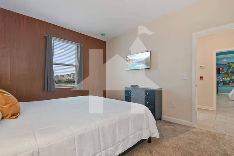 Vacation Home Near Disney, 9 bedrooms