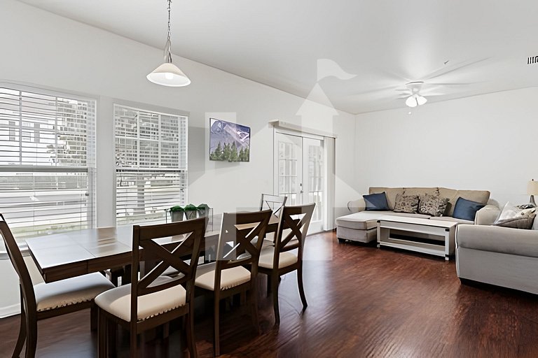 4BR Villa near Disney w/ Pool & Jacuzzi Access