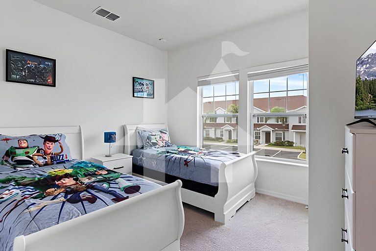 4BR Villa near Disney w/ Pool & Jacuzzi Access