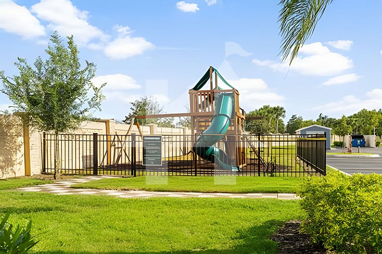 4BR Villa near Disney w/ Pool & Jacuzzi Access