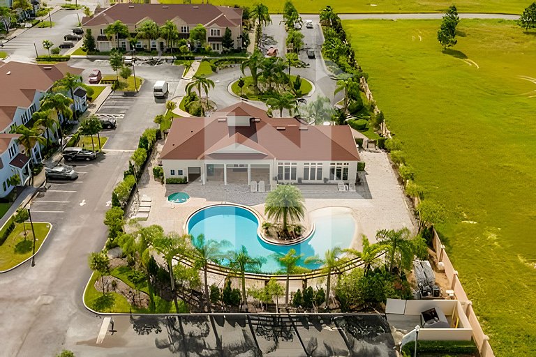 4BR Villa near Disney w/ Pool & Jacuzzi Access