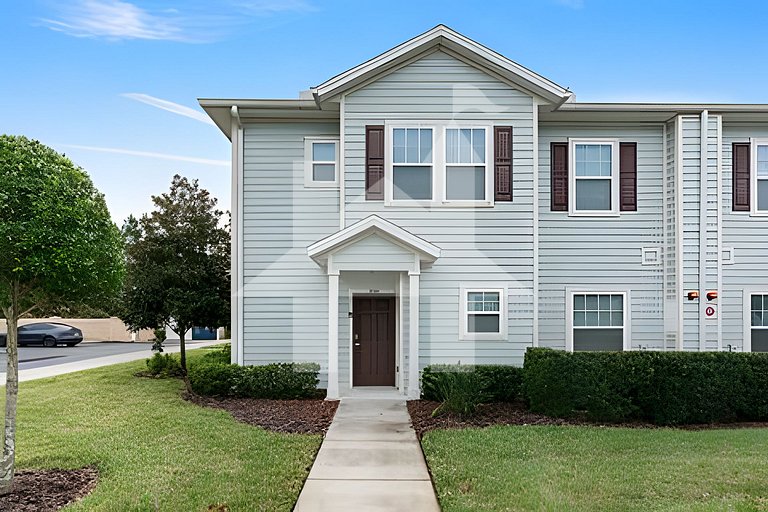 4BR Villa near Disney w/ Pool & Jacuzzi Access