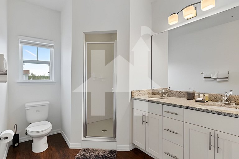 4BR Villa near Disney w/ Pool & Jacuzzi Access