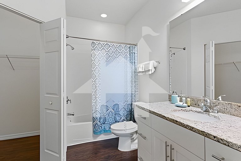 4BR Villa near Disney w/ Pool & Jacuzzi Access