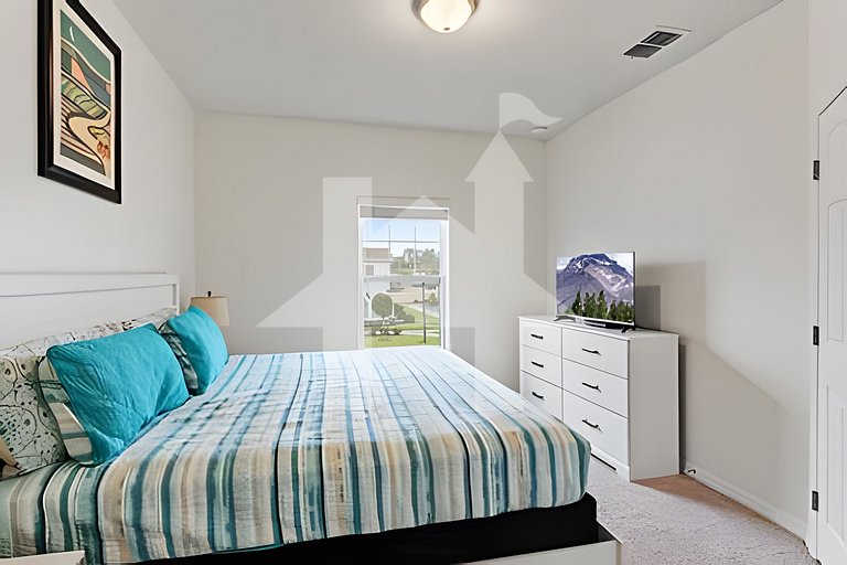 4BR Villa near Disney w/ Pool & Jacuzzi Access