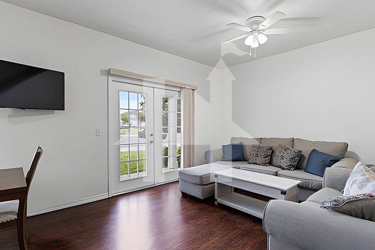 Casa 4Q no West Lucaya c/ Piscina e Jacuzzi