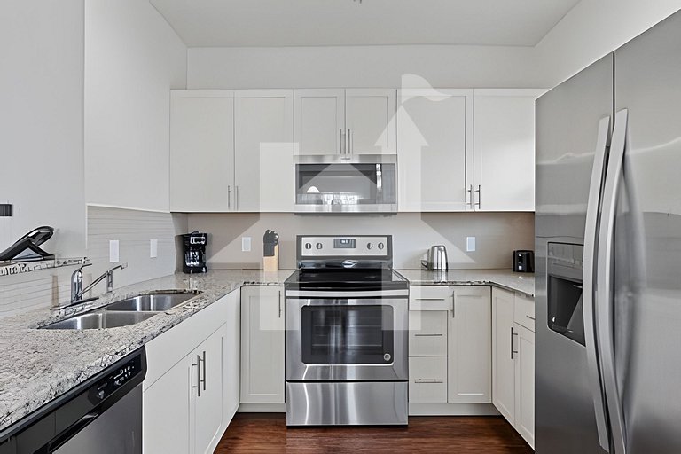 4BR Villa near Disney w/ Pool & Jacuzzi Access