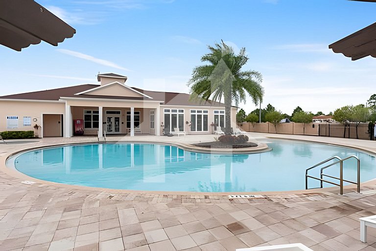 Casa 4Q no West Lucaya c/ Piscina e Jacuzzi