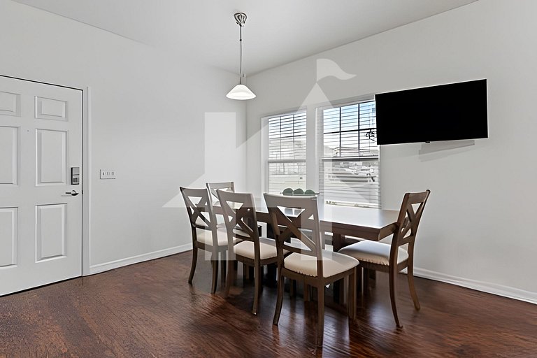 4BR Villa near Disney w/ Pool & Jacuzzi Access