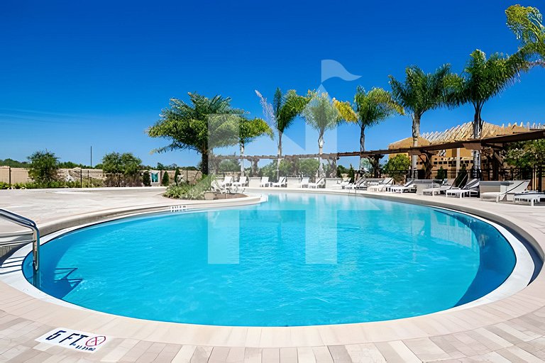 4BR Villa near Disney w/ Pool & Jacuzzi Access