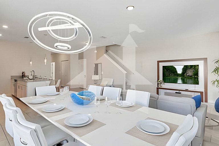 Family 5BR Getaway mins to Disney + Pool