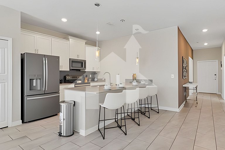 Family 5BR Getaway mins to Disney + Pool