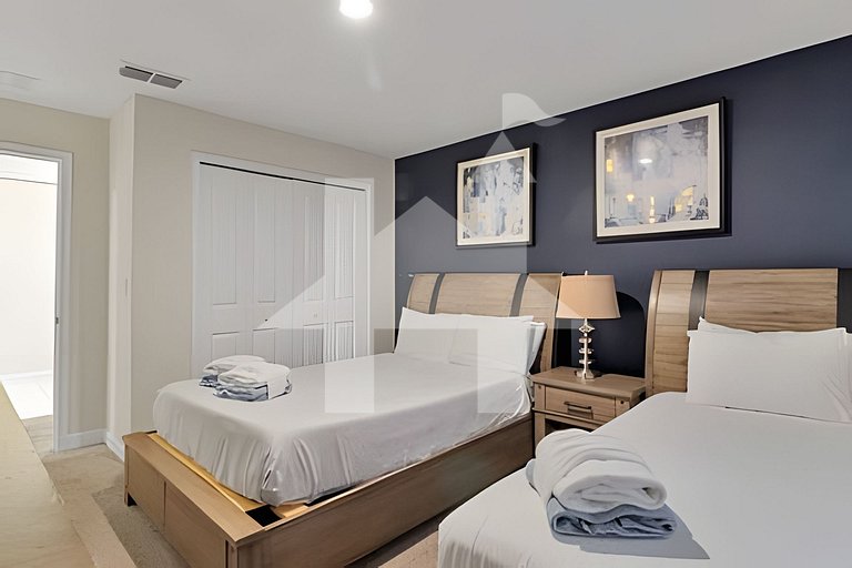 Vacation Home Near Disney, 4 bedrooms