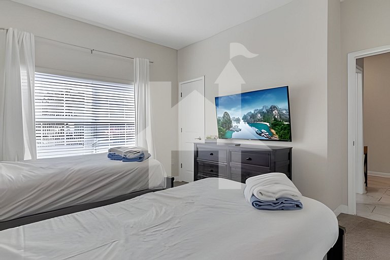 Family Villa 10min to Disney + Private Pool