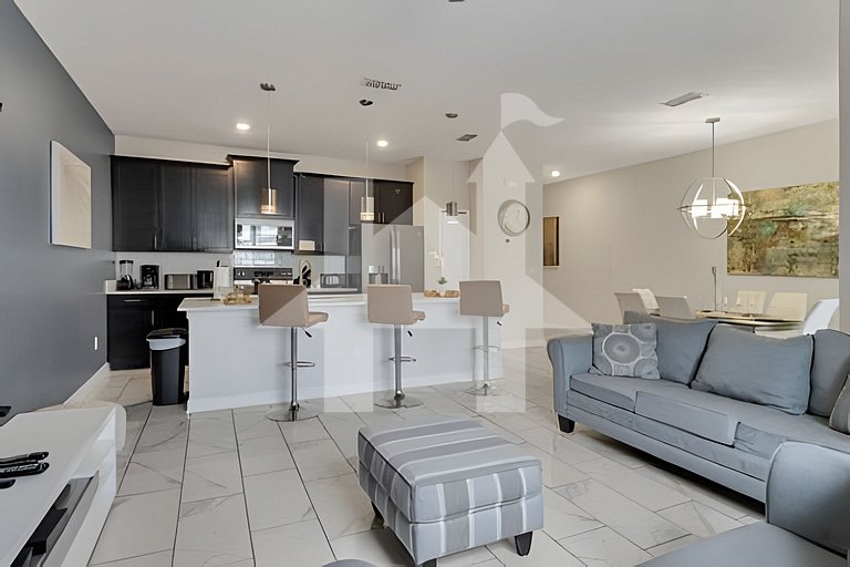 Family Villa 10min to Disney + Private Pool