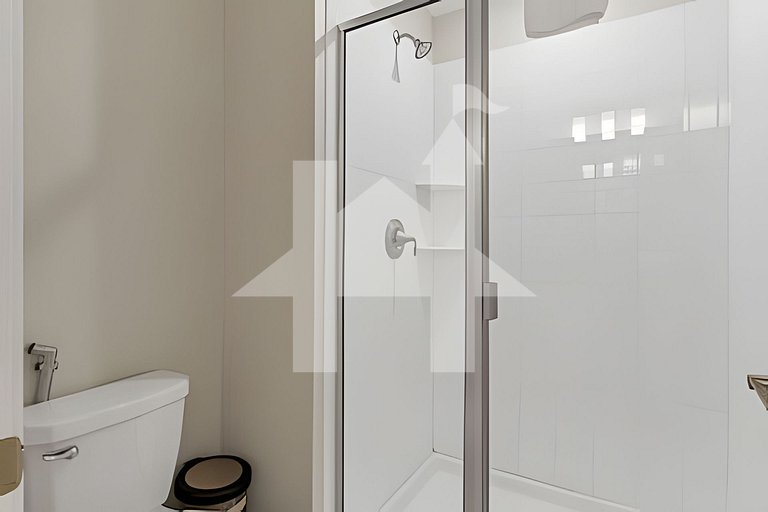 4BR Storey Lake Home, Sleeps 10